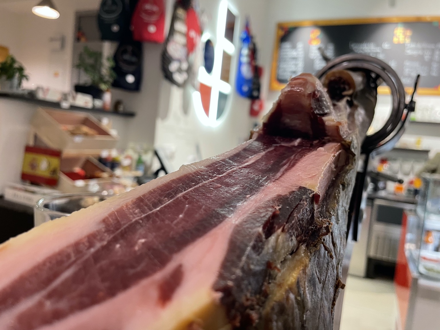 Jamon_Iberico_de_cebo_rez